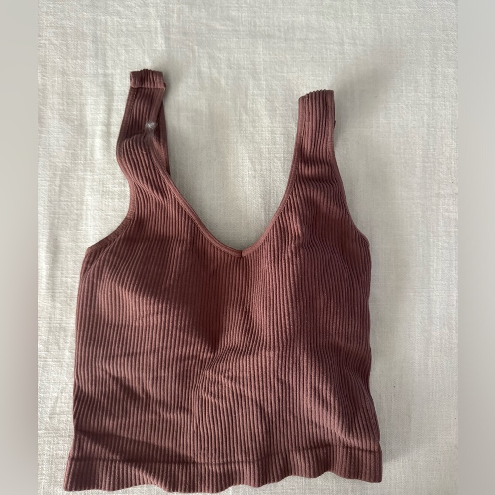 Altar’d State S padded longline v neck workout top